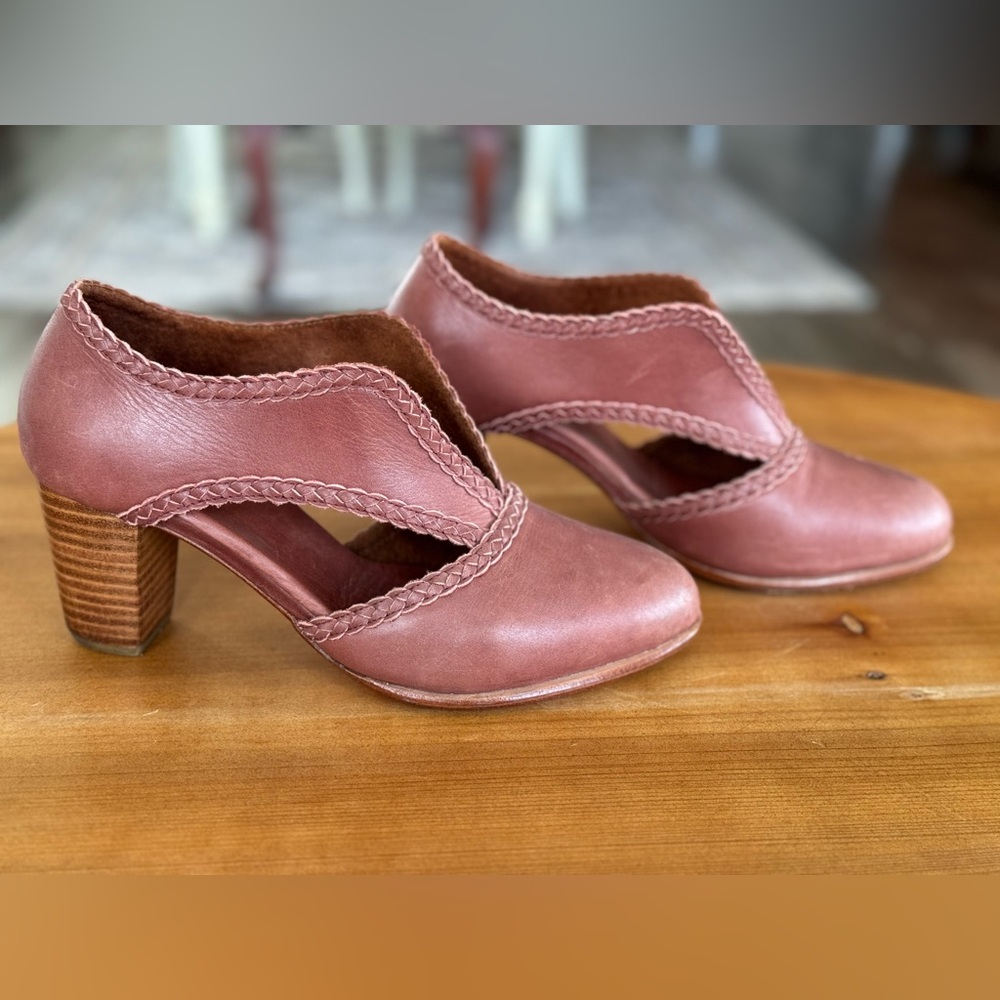ELF leather heels size 10